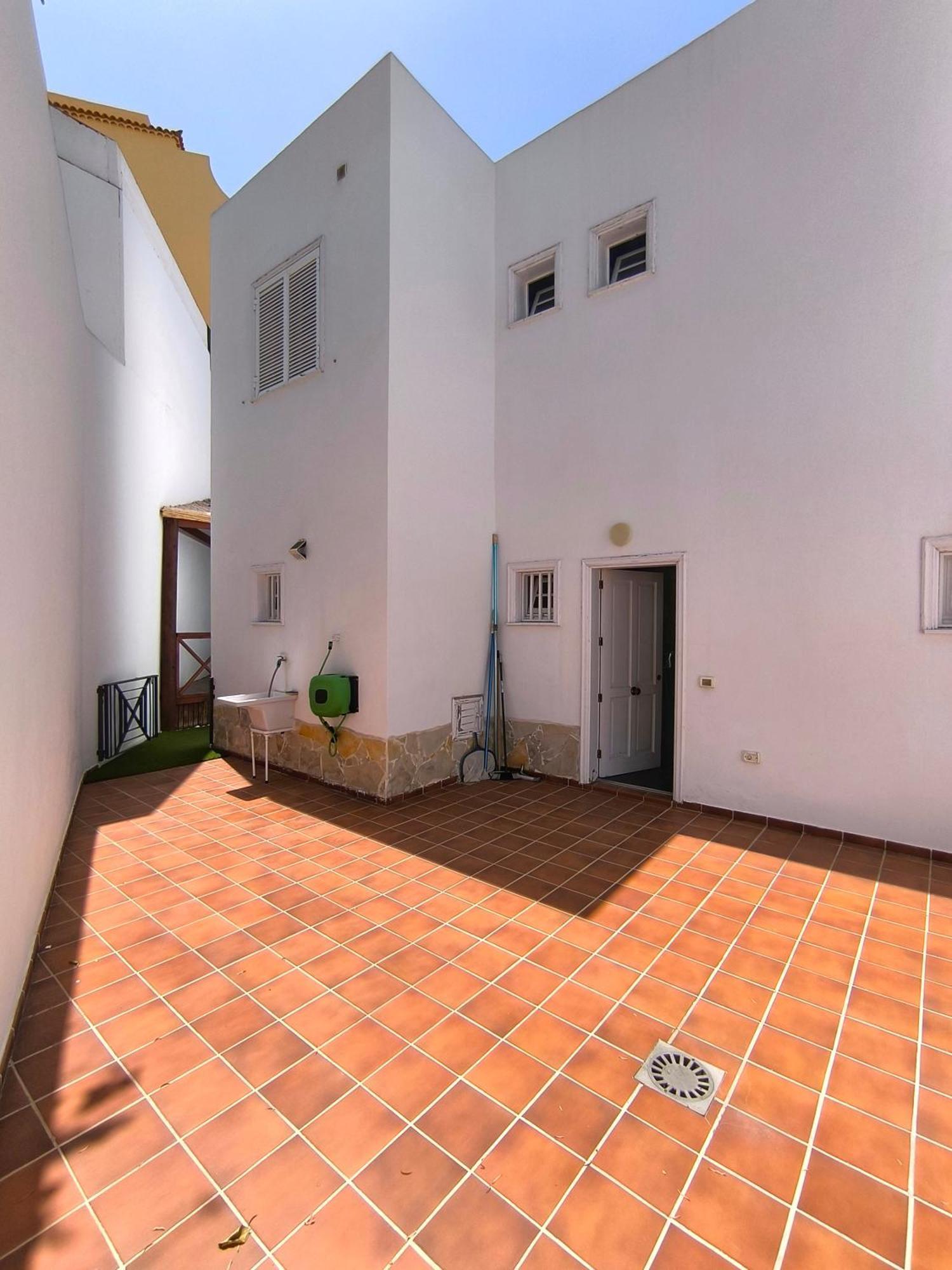 Beautiful - 4 Bedrooms, Heated Pool, Fibre Net, 2 Priv Car Park Places, Tv Channels * Costa Adeje (Tenerife)