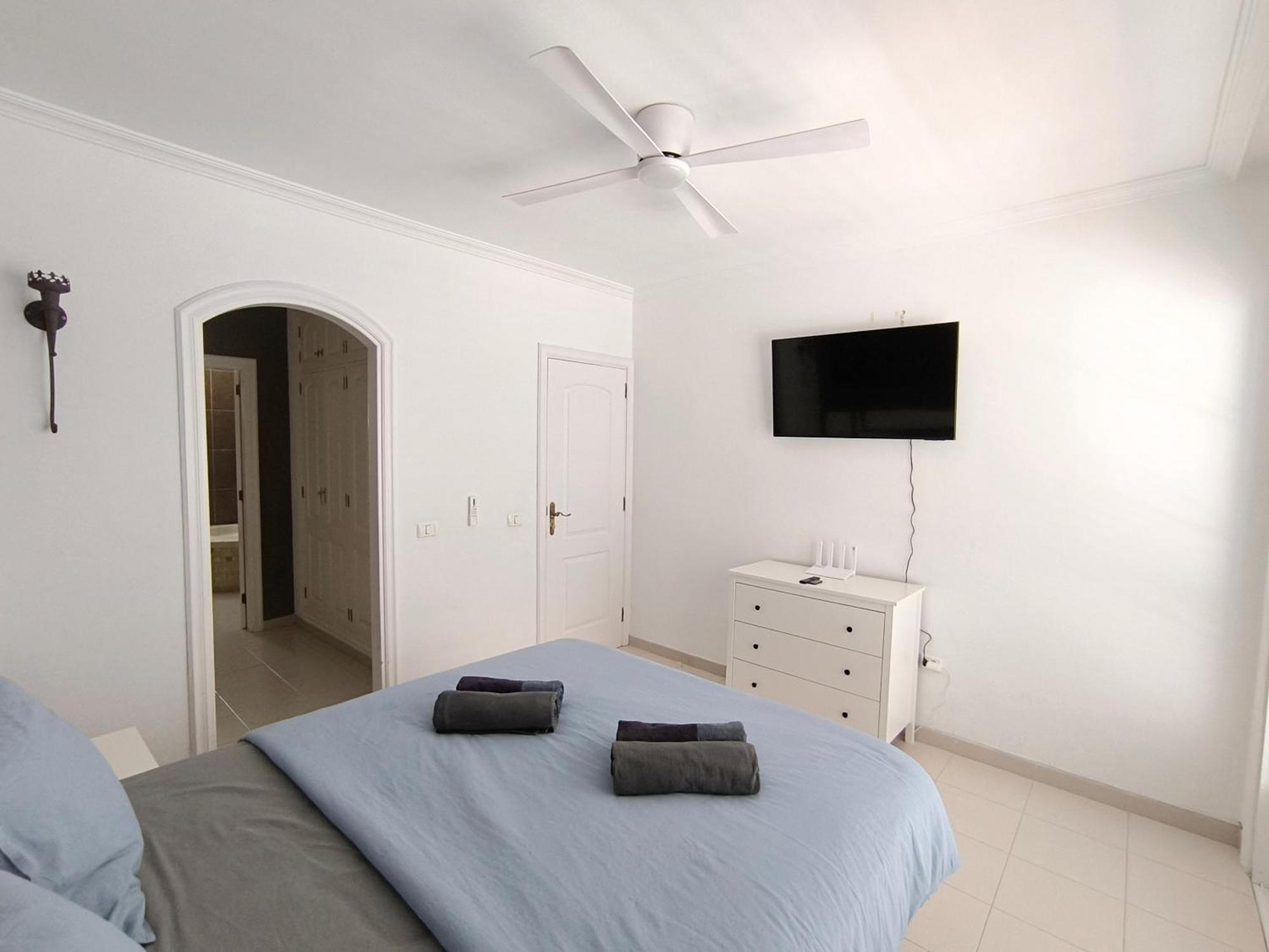 Vil·la Beautiful - 4 Bedrooms, Heated Pool, Fibre Net, 2 Priv Car Park Places, Tv Channels *